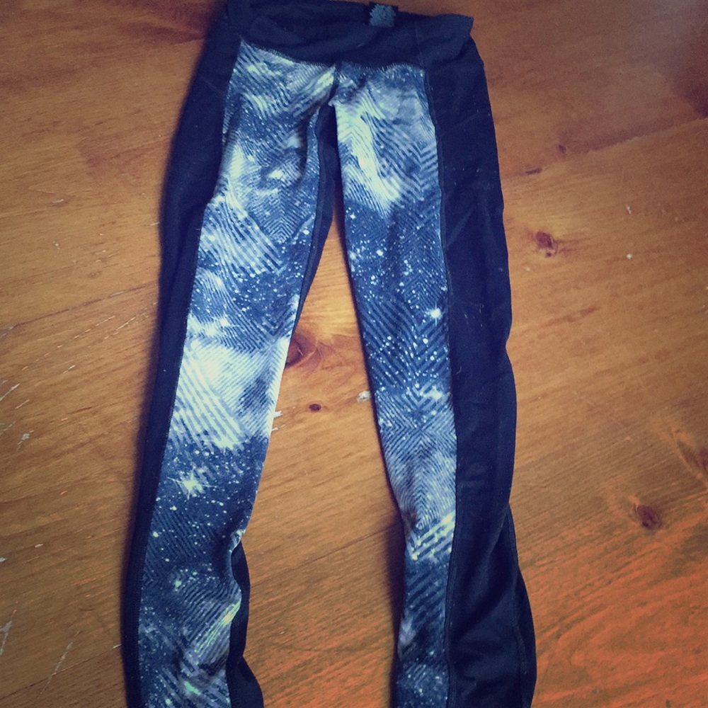 Aeropostale galaxy gym/yoga booty making pants
